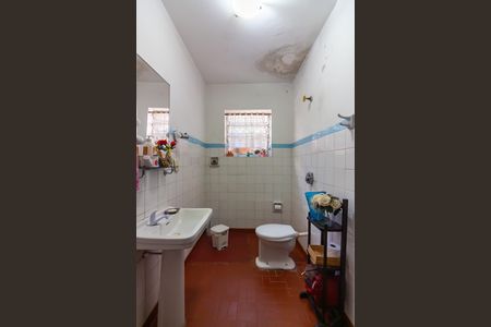 Casa à venda com 230m², 2 quartos e 2 vagasBanheiro 2