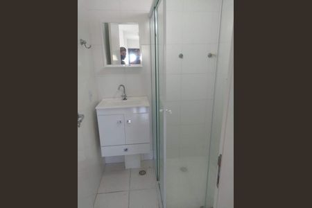 Apartamento à venda com 38m², 2 quartos e 1 vaga Apartamento à venda com 38m², 2 quartos e 1 vagaBanheiro