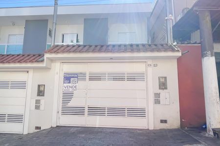 Fachada de casa à venda com 2 quartos, 110m² em Jardim D’abril, Osasco