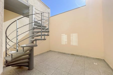 Quintal de casa à venda com 2 quartos, 110m² em Jardim D’abril, Osasco
