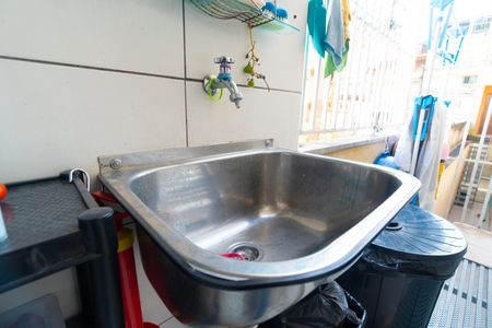 Casa à venda com 300m², 5 quartos e 3 vagas Casa à venda com 300m², 5 quartos e 3 vagasCasa 2 - Area de Serviço