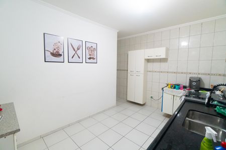 Casa à venda com 300m², 5 quartos e 3 vagas Casa à venda com 300m², 5 quartos e 3 vagasCasa 1 - Cozinha