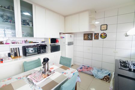 Casa à venda com 300m², 5 quartos e 3 vagas Casa à venda com 300m², 5 quartos e 3 vagasCasa 2 - Cozinha