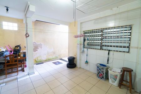 Casa à venda com 300m², 5 quartos e 3 vagas Casa à venda com 300m², 5 quartos e 3 vagasCasa 1 - Lavanderia