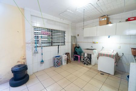 Casa à venda com 300m², 5 quartos e 3 vagas Casa à venda com 300m², 5 quartos e 3 vagasCasa 1 - Lavanderia