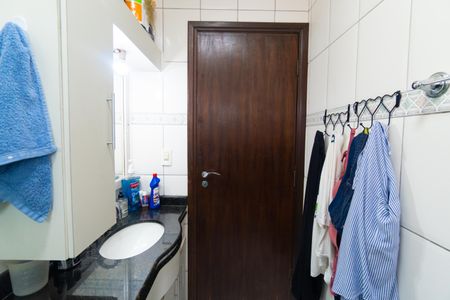 Casa à venda com 300m², 5 quartos e 3 vagas Casa à venda com 300m², 5 quartos e 3 vagasCasa 2 - Banheiro 2