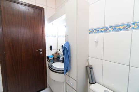 Casa à venda com 300m², 5 quartos e 3 vagas Casa à venda com 300m², 5 quartos e 3 vagasCasa 2 - Banheiro 1