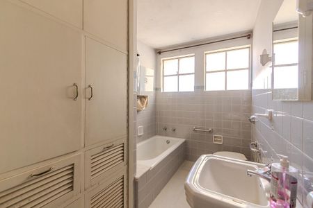 Apartamento à venda com 158m², 3 quartos e 1 vaga Apartamento à venda com 158m², 3 quartos e 1 vagaBanheiro social