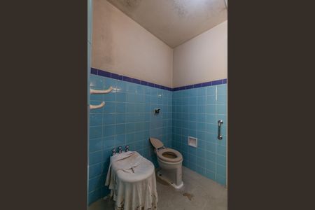 Apartamento à venda com 158m², 3 quartos e 1 vaga Apartamento à venda com 158m², 3 quartos e 1 vagaBanheiro social 2