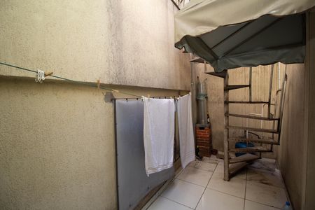 Área de Serviço de casa para alugar com 3 quartos, 394m² em Vila Boacava, São Paulo