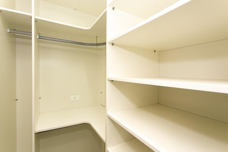 Apartamento à venda com 115m², 3 quartos e 1 vagaCloset da Suíte 2