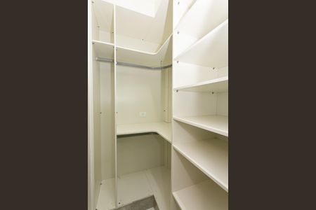 Apartamento à venda com 115m², 3 quartos e 1 vagaCloset da Suíte 2