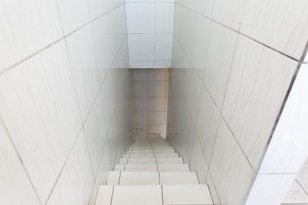Casa à venda com 144m², 3 quartos e 4 vagas Casa à venda com 144m², 3 quartos e 4 vagasEscada