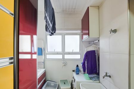 Apartamento à venda com 58m², 2 quartos e 1 vaga Apartamento à venda com 58m², 2 quartos e 1 vagaCozinha - Armários