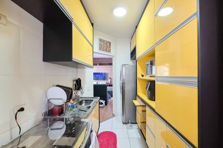 Apartamento à venda com 58m², 2 quartos e 1 vaga Apartamento à venda com 58m², 2 quartos e 1 vagaCozinha - Armários