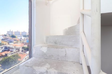 Apartamento para alugar com 30m², 1 quarto e sem vagaEscada