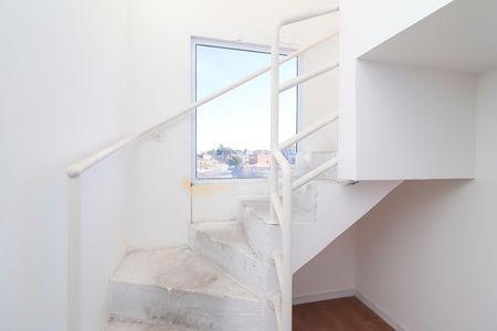 Apartamento para alugar com 30m², 1 quarto e sem vagaEscada
