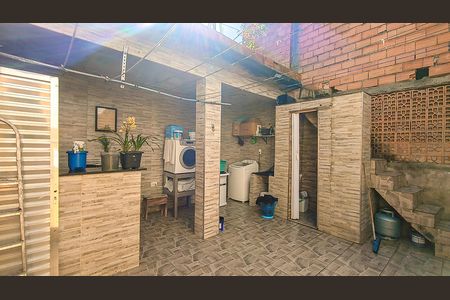 Casa à venda com 150m², 4 quartos e 2 vagasÁrea de Serviço 2
