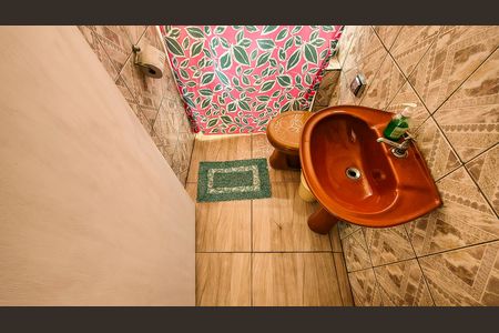 Casa à venda com 150m², 4 quartos e 2 vagasBanheiro 1