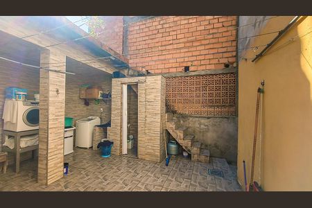 Casa à venda com 150m², 4 quartos e 2 vagasÁrea de Serviço 2