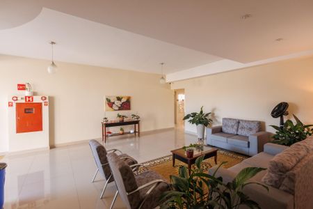 Apartamento para alugar com 72m², 2 quartos e 2 vagasHall social