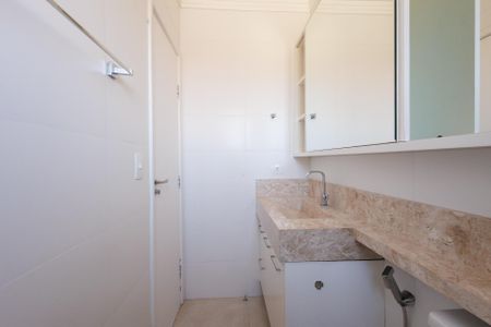 Apartamento para alugar com 72m², 2 quartos e 2 vagasBanheiro da Suíte