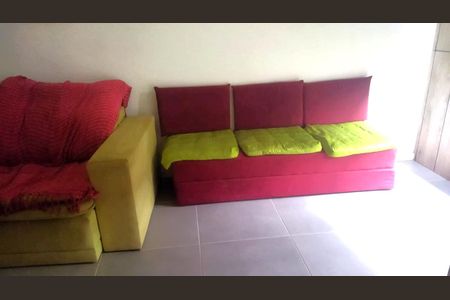Sala de apartamento para alugar com 1 quarto, 59m² em Verão Vermelho, Cabo Frio