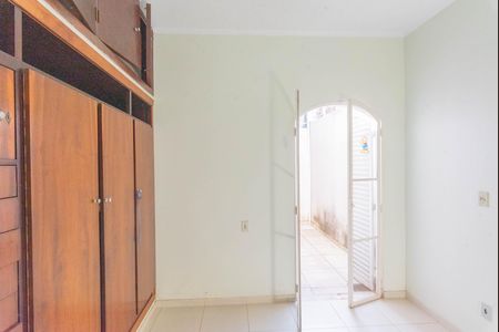 Casa à venda com 134m², 4 quartos e 2 vagas Casa à venda com 134m², 4 quartos e 2 vagasQuarto 2