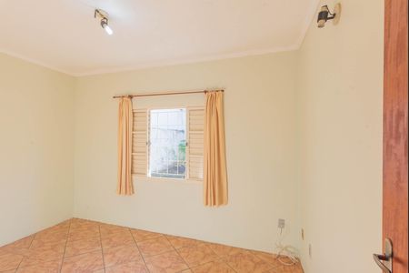 Casa à venda com 134m², 4 quartos e 2 vagas Casa à venda com 134m², 4 quartos e 2 vagasQuarto 1