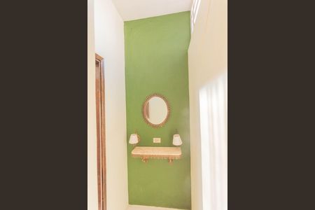 Casa à venda com 134m², 4 quartos e 2 vagas Casa à venda com 134m², 4 quartos e 2 vagasBanheiro da Suíte