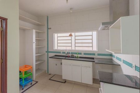 Cozinha de casa à venda com 4 quartos, 134m² em Vila Marieta, Campinas