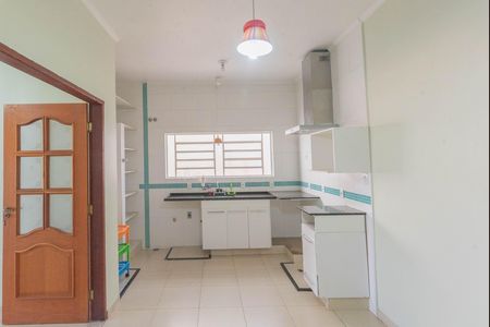 Casa à venda com 134m², 4 quartos e 2 vagas Casa à venda com 134m², 4 quartos e 2 vagasCozinha