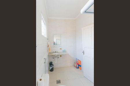 Casa à venda com 134m², 4 quartos e 2 vagas Casa à venda com 134m², 4 quartos e 2 vagasBanheiro