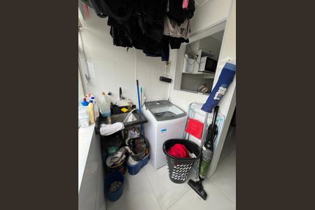 Apartamento à venda com 57m², 2 quartos e 1 vaga Apartamento à venda com 57m², 2 quartos e 1 vagaÁrea de serviço