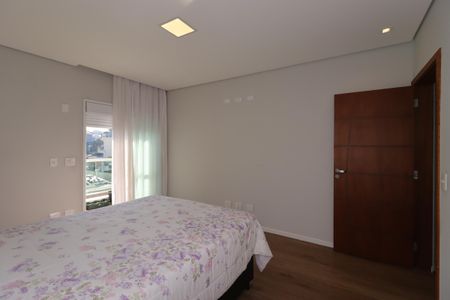 Suíte de casa à venda com 3 quartos, 252m² em Parque João Ramalho, Santo André