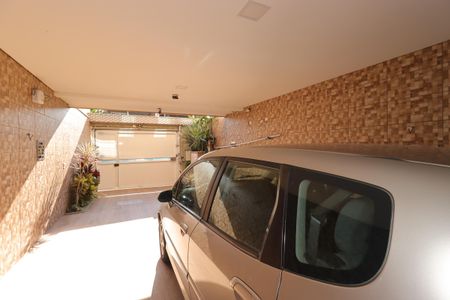 Garagem de casa à venda com 3 quartos, 252m² em Parque João Ramalho, Santo André