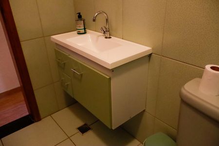 Casa à venda com 190m², 6 quartos e 4 vagas Casa à venda com 190m², 6 quartos e 4 vagasBanheiro