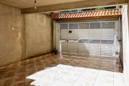Casa à venda com 190m², 6 quartos e 4 vagas Casa à venda com 190m², 6 quartos e 4 vagasGaragem