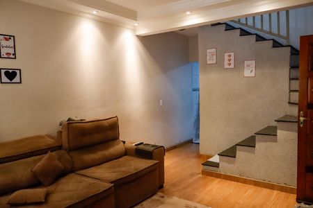 Casa à venda com 190m², 6 quartos e 4 vagas Casa à venda com 190m², 6 quartos e 4 vagassala