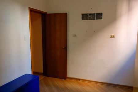 Casa à venda com 190m², 6 quartos e 4 vagas Casa à venda com 190m², 6 quartos e 4 vagasQuarto 1