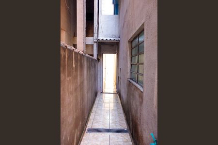 Casa à venda com 190m², 6 quartos e 4 vagas Casa à venda com 190m², 6 quartos e 4 vagasCorredor
