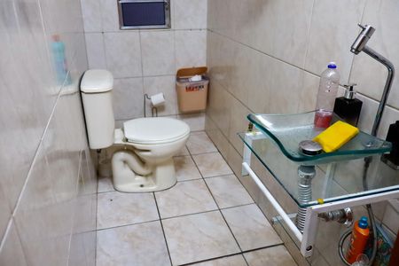Casa à venda com 190m², 6 quartos e 4 vagas Casa à venda com 190m², 6 quartos e 4 vagasBanheiro