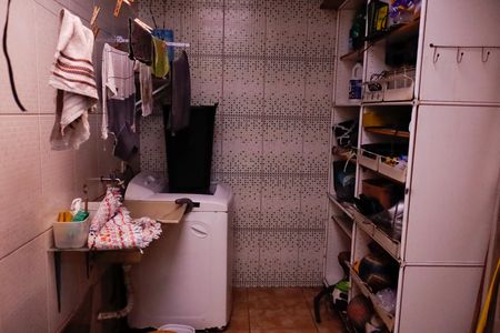 Casa à venda com 190m², 6 quartos e 4 vagas Casa à venda com 190m², 6 quartos e 4 vagasLavanderia
