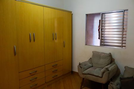 Casa à venda com 190m², 6 quartos e 4 vagas Casa à venda com 190m², 6 quartos e 4 vagasQuarto 1