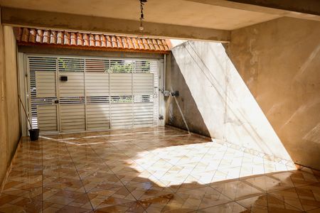 Casa à venda com 190m², 6 quartos e 4 vagas Casa à venda com 190m², 6 quartos e 4 vagasGaragem