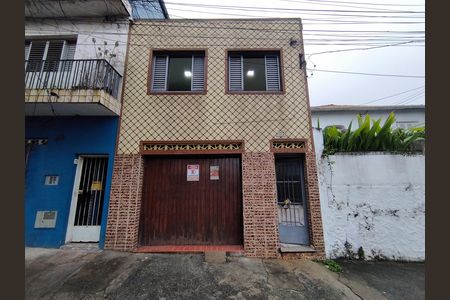 Casa para alugar com 70m², 2 quartos e sem vagaFachada 