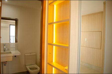 Banheiro social de apartamento para alugar com 1 quarto, 52m² em Setor Marista, Goiânia