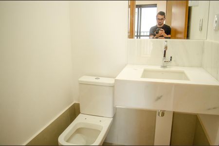 Banheiro social de apartamento para alugar com 1 quarto, 52m² em Setor Marista, Goiânia