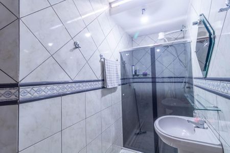 Casa à venda com 340m², 5 quartos e 5 vagas Casa à venda com 340m², 5 quartos e 5 vagasBanheiro Social