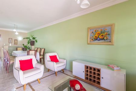 Casa à venda com 340m², 5 quartos e 5 vagas Casa à venda com 340m², 5 quartos e 5 vagasSala de Estar